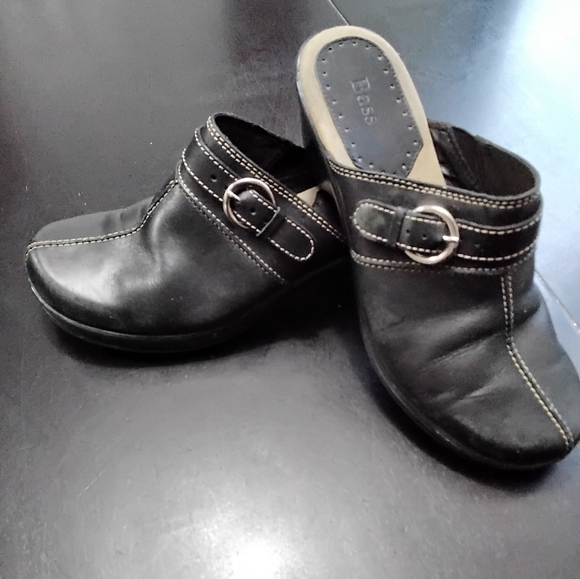 Eastland Mae Clog     Size 9 - Picture 3 of 5